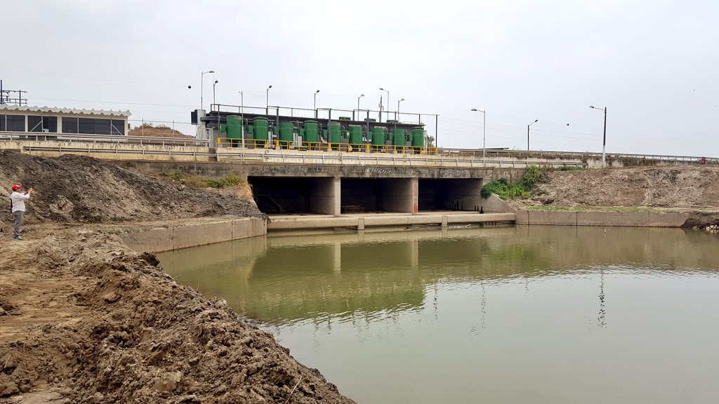DIRDRA_GPG's tweet photo. Finaliza trabajo 🛠 de limpieza y desazolve, estación de bombeo💧America Lomas en Daule quedó en optimas condiciones👷👌 https://t.co/wYCQcPpL8N