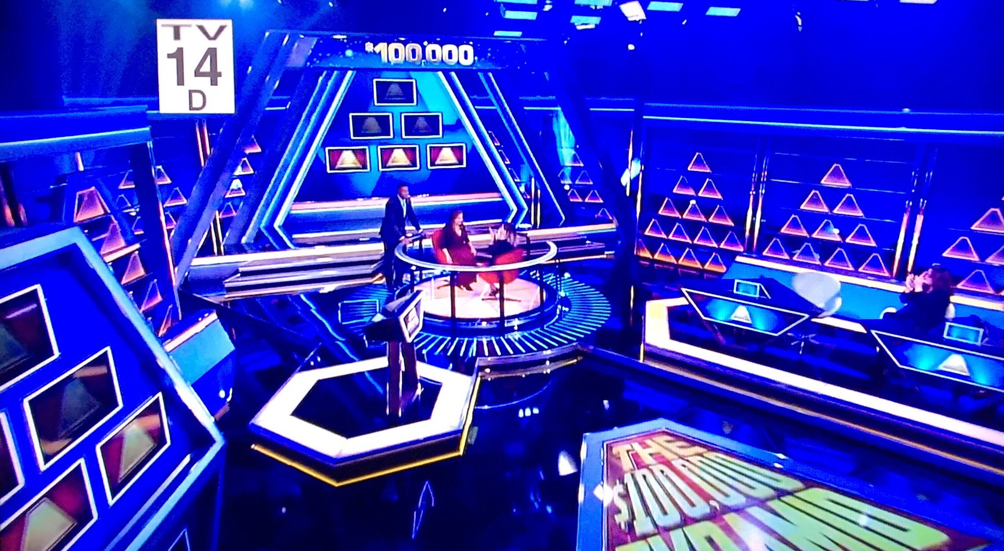 A game show is. Телевизионные игры. Игровые шоу на ТВ. Российские Телевизионные игры. Телеканал гейм шоу.