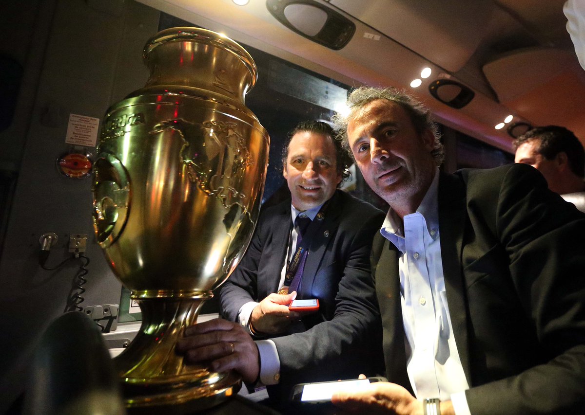 LaRoja's tweet photo. [Galería] Chile, Campeón Copa América Centenario USA 2016...https://t.co/HJXjeTyaHn https://t.co/64zRulfJSZ