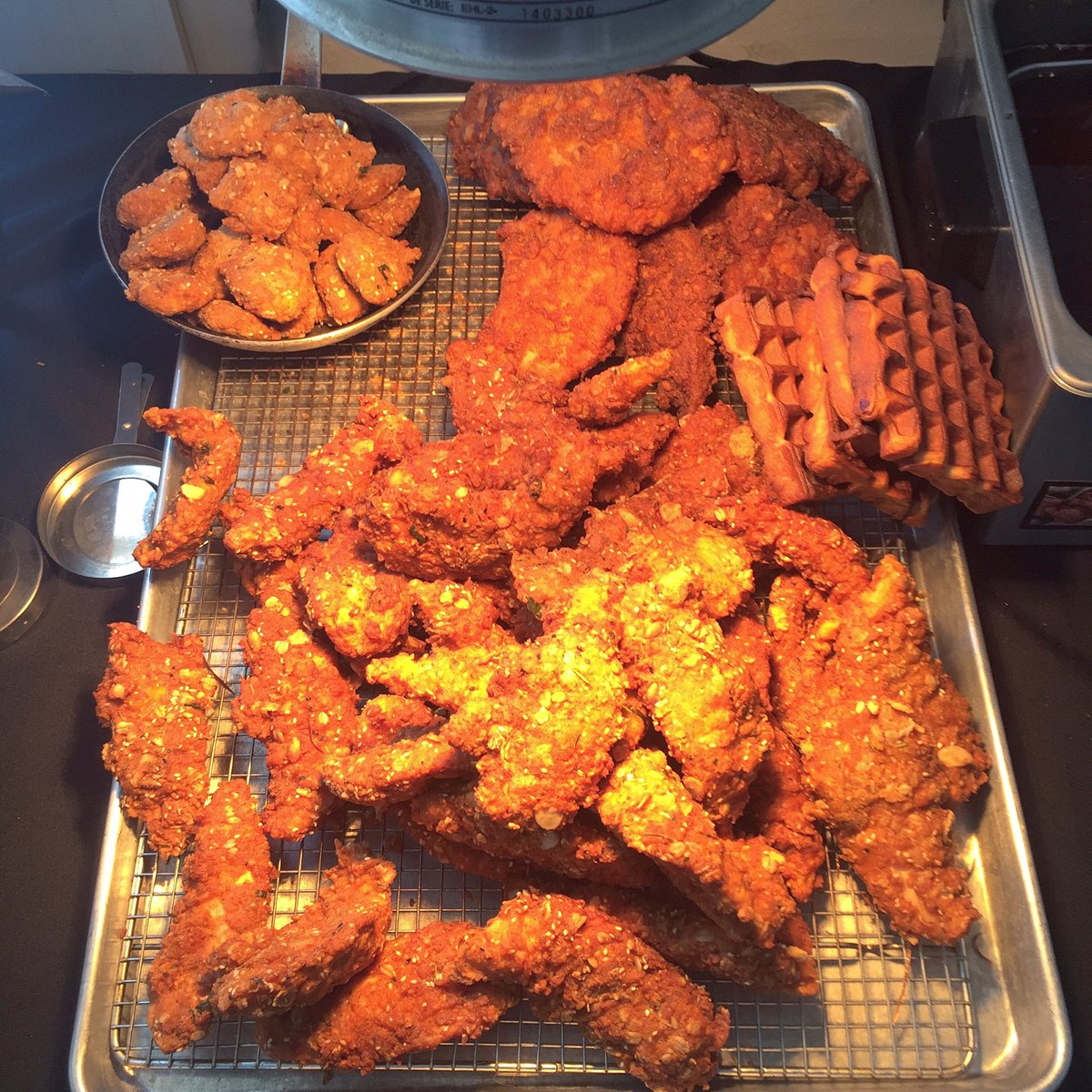 kfcrip's tweet photo. Dam this pic is hectic... #kfcrip https://t.co/IikBnPrRrR