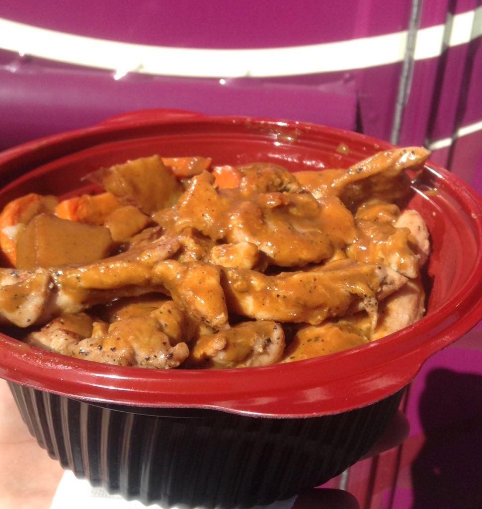 Happy Monday! Come hang with OtG: @ Hayward from 5-9pm try some curry kitchen <a href="/tonlidumpling/">Tonli Dumpling House</a> with 7 other trucks ✌️👍