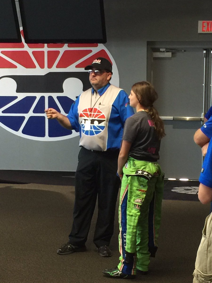 RuffBryson's tweet photo. Round 2 coin toss #invert @RobustoRacing @CLTMotorSpdwy @USLegendCars @Bojangles1977 #LetBoRacing https://t.co/oCxQYSeUsw
