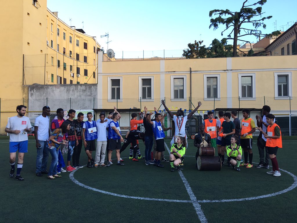 archivetro's tweet photo. La squadra del #CPIA 5 #FabLabArt #WithRefugees
#Iocisono a Roma 🇮🇹
@fmdigitale @maurodelsanto @TechSoupItalia https://t.co/ZerHjXMNAw