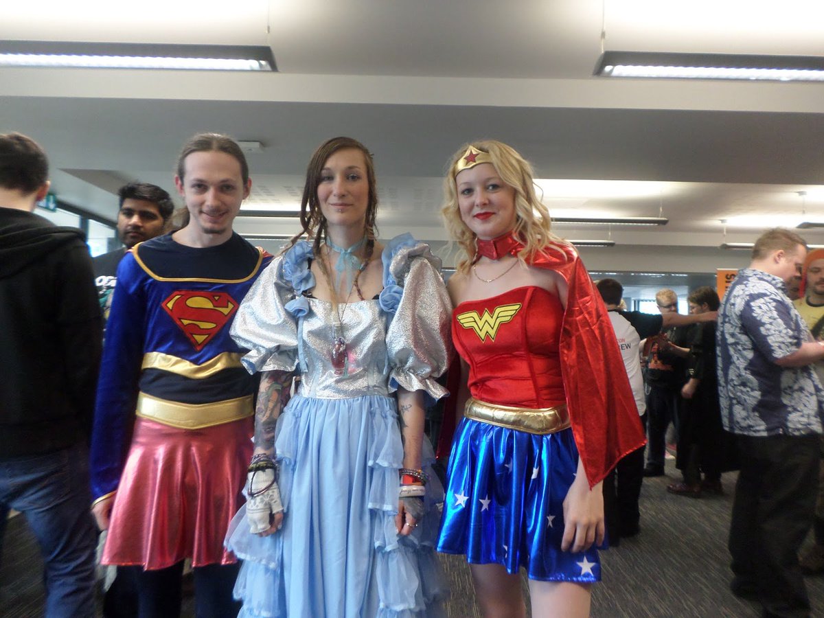 russell_payne's tweet photo. Writer's Blog- #HullComicCon2016 review 
@hullcomiccon #hull #comicon #hullcomiccon #cosplay https://t.co/eNuA3Xe6e4 https://t.co/UCH4aYInSC
