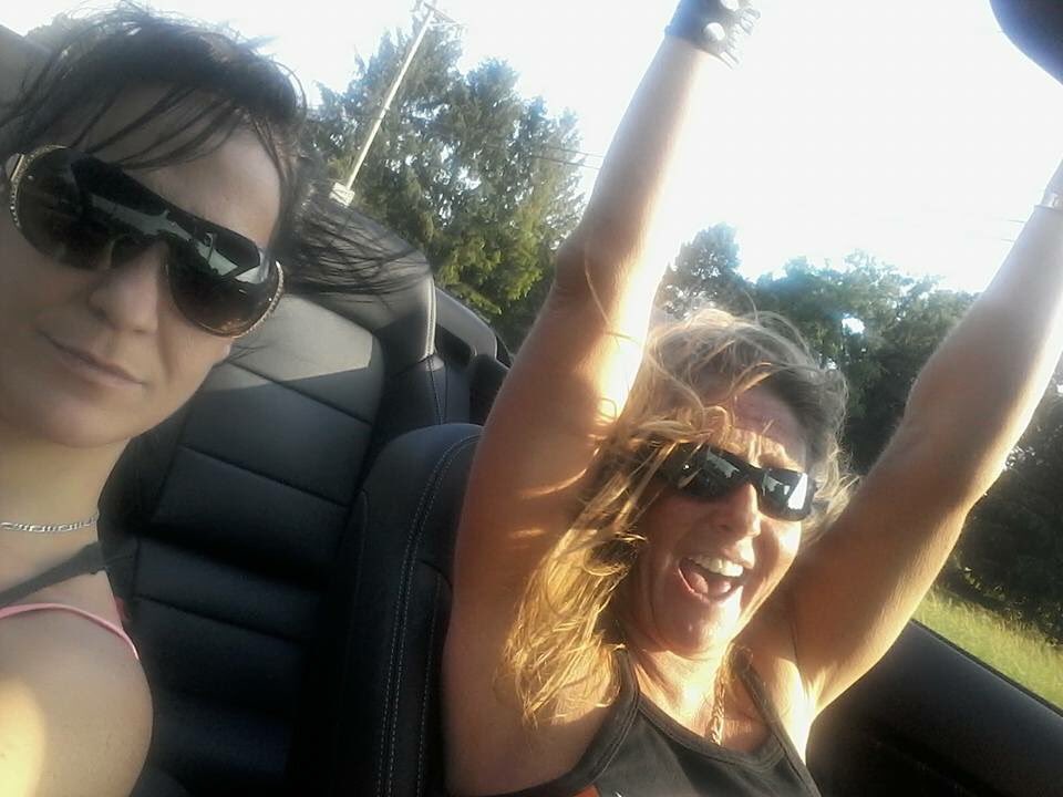 Dmdt333's tweet photo. On the way with the roof down to have cocktails with my girl at Trios tavern https://t.co/WeZX1lVfnx