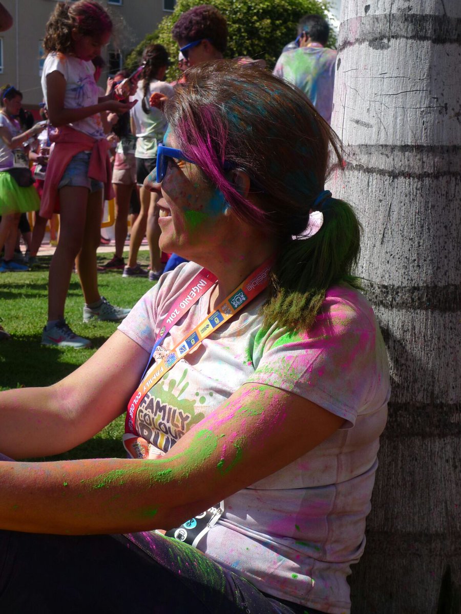 CarmenHdezNC's tweet photo. La vida es más bonita cuando tiene color. #FamilyColourRun @gcaccesible https://t.co/BEG5lJf0Lh