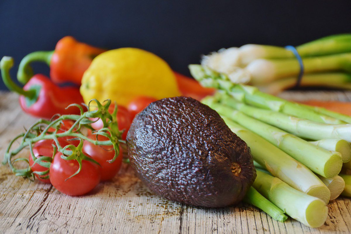TapasMagazine's tweet photo. ¿Sigues con la alergia? Entonces es porque todavía no has fichado esta lista de alimentos. https://t.co/PL8X39rHql https://t.co/5gn7xDmFqW