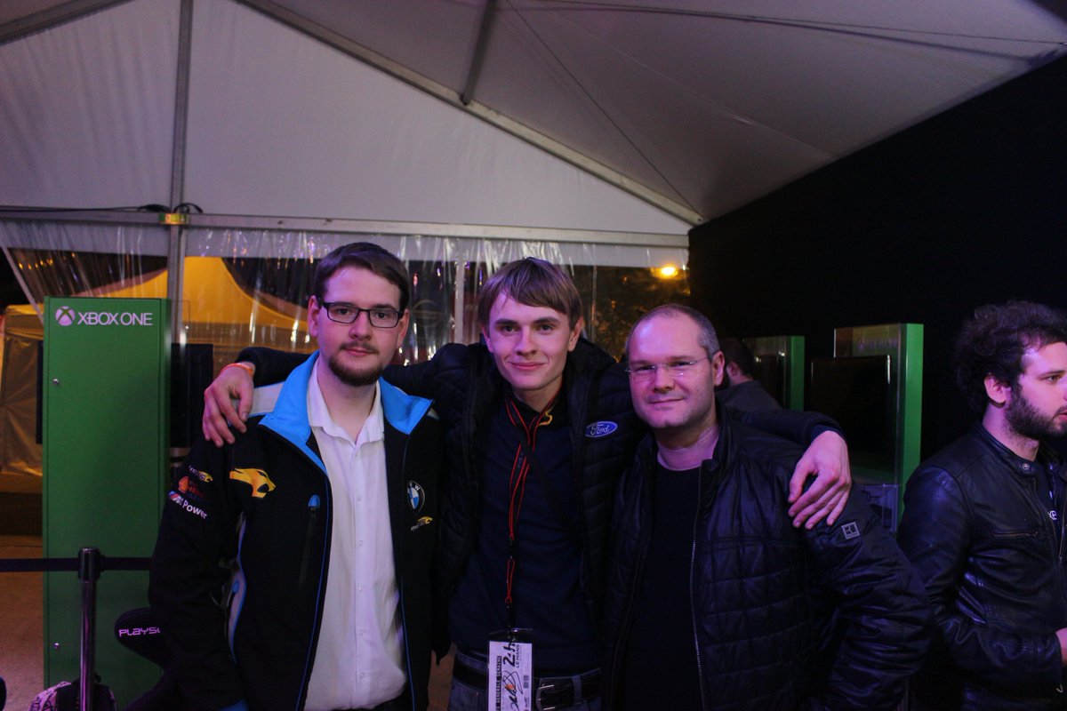 monnetmax's tweet photo. @MaxouLepilote @Dopamine67 Merci à vous deux pour magnifique cette soirée lors de la finale du CDF Forza #XES2016 https://t.co/qfYGmUigxj
