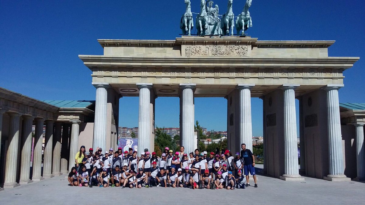 SanJoseTetuan's tweet photo. 3º y 4º pasa un día de excursión el parque Europa #excursionfinaldecurso #tellistasavetureros https://t.co/LM88zdklSd