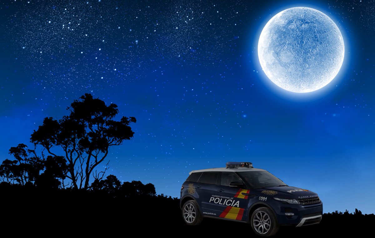 policia's tweet photo. Recibimos el #verano con un peazo de #lunallena, disfuta de la noche y de la compañía... y si nos necesitas 📞091 https://t.co/n7jvRV120E