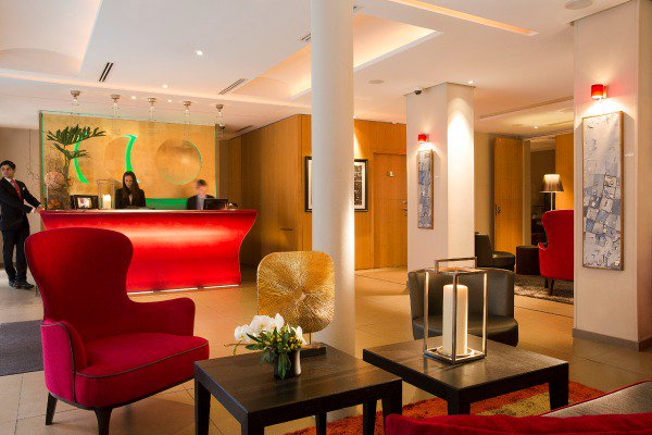 blogviajadas's tweet photo. Procura um hotel em Paris que "fale" português? Dá uma olhada nessa sugestão: Le Six! https://t.co/DYYtzN86gw https://t.co/uNj1DAJeIt