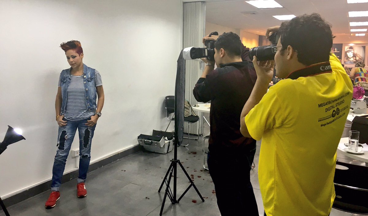MegaTechPanama's tweet photo. #askacademy y el especialista en belleza capilar @Julitocalderon  presentan sus nuevas tendencias de colores https://t.co/zVb7kIcyXq