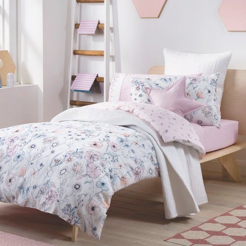 GingerandMay's tweet photo. Looking for stylish girls' bedding in pink? Look no further: https://t.co/YAADfxLJY7 https://t.co/3DVBVpWLh0