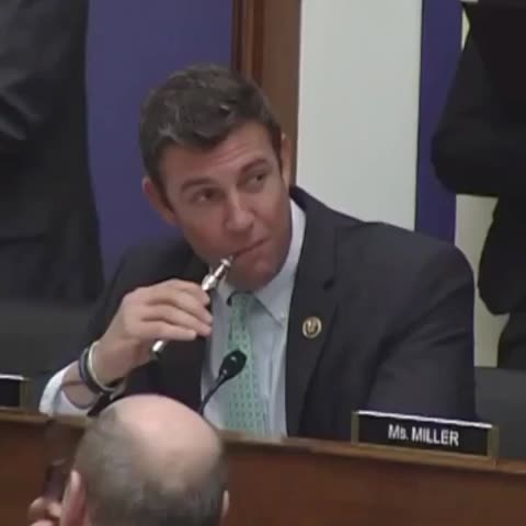dtowncloudco's tweet photo. Even @Rep_Hunter knows how cool #vaping is! And at D'Town Cloud Company every vaper matters! #VapeShop #Vapequality https://t.co/NQ1AIbExcf
