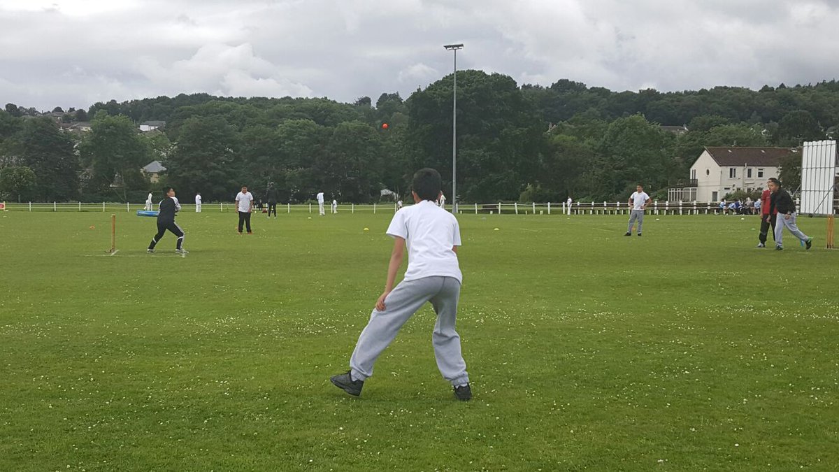 dmn_pe's tweet photo. @Chance2Shine Celebrating #NationalCricketWeek ! Dads&lads @ #Headingely 19.6.16 & 4th in Bradford U11 final today! https://t.co/cdBVDUO6K2
