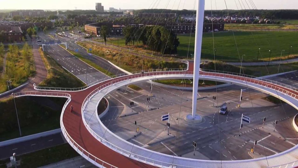 cocreateSANL's tweet photo. A sustainable transport delegation from SA is visiting NL to exchange ideas and see some best practices (Cycling!) https://t.co/tZy6Z3v06a