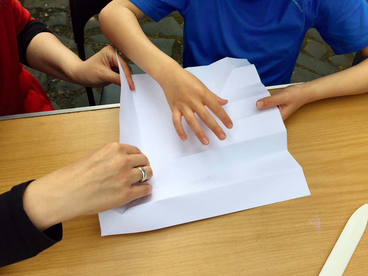 commoc_collect's tweet photo. Drop by the free paper folding workshop Tues 21June 6-8pm @GovanhillBaths #murmuration #community #making 4 all ages https://t.co/TjmsTRLsJb