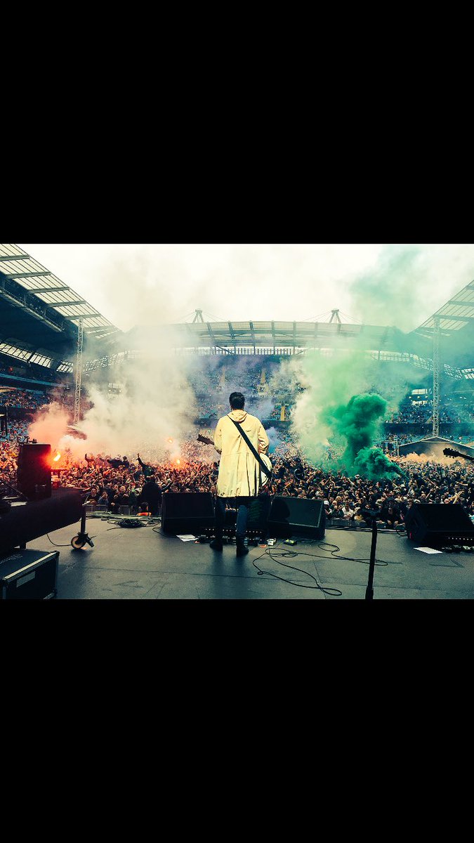 What_Liam_Said's tweet photo. Worse ways to spend a wet Sunday. 

Crowd...unreal. 

Huge Thank You to @thestoneroses 

One Love 🍋 https://t.co/Eiq03OOfWb