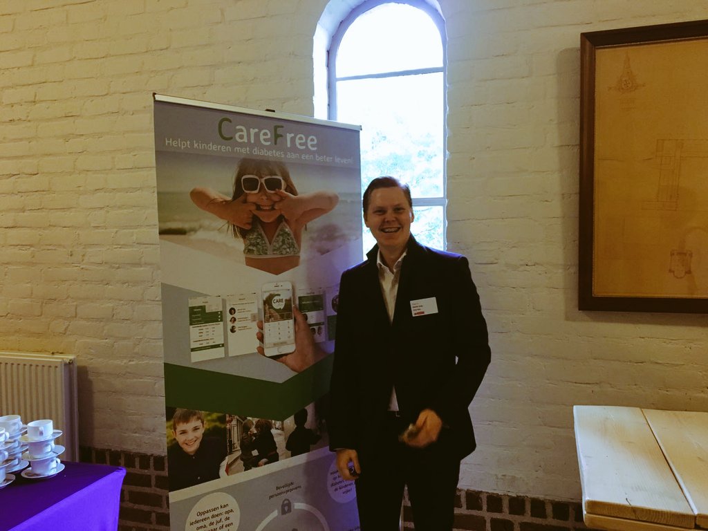carefreeapp's tweet photo. We hebben onze banner gespot! Wat een mooi ding is het toch. ;) #projectb15 https://t.co/yOziWmaQZV