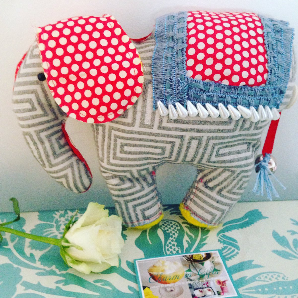 charmingifts's tweet photo. Candle, vintage &amp; home #gifts #ecofriendly #upcycled #oneofakind #giftideas @ourcraftythings @Boughtwthought https://t.co/DVIIvSaYA8