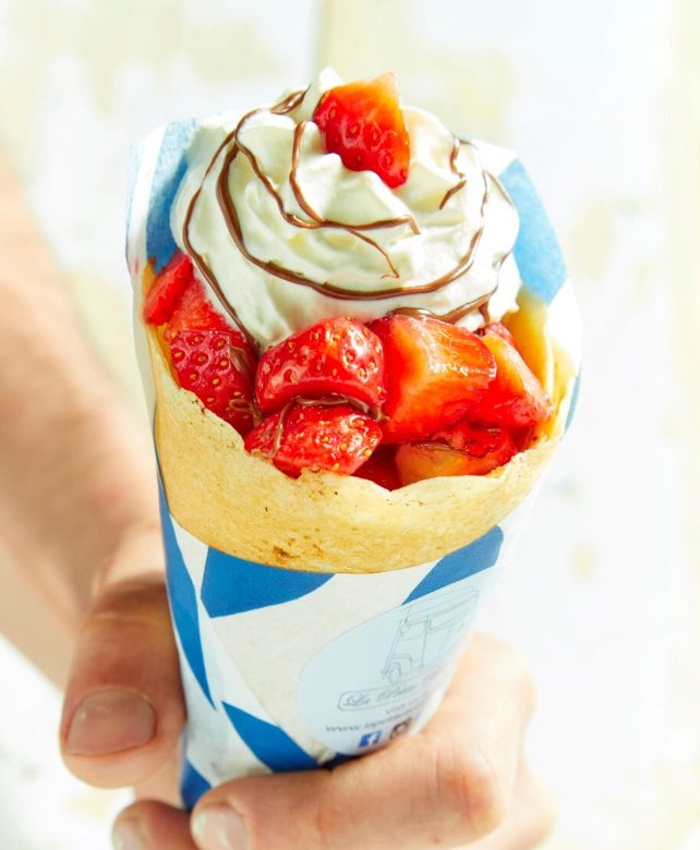 Petite_Bretonne's tweet photo. Have you tried our FlowerCrêpes yet? @stfoodcorner @PackhorseSC #huddersfield #ChocoLove #Nutella #crepes #crêpes 🍫🍓 https://t.co/REO59EgpL3