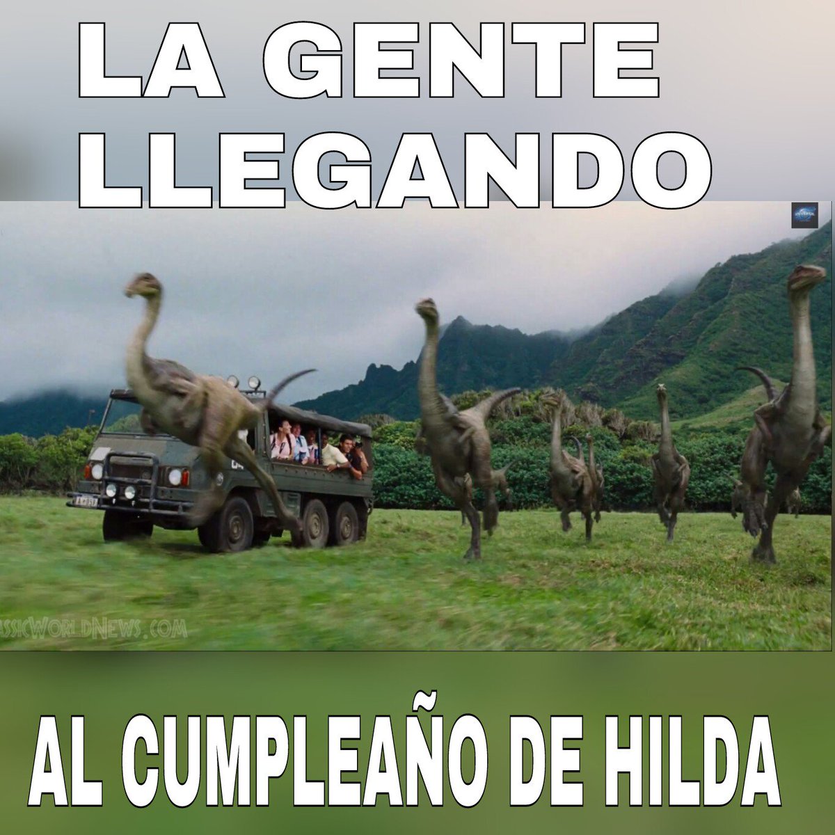 nakata_83's tweet photo. @Pepetoala @CanelaRadioEc  la gente casual llegando a la fiesta de hilda observando el ambiente https://t.co/nz3kUWFp1W
