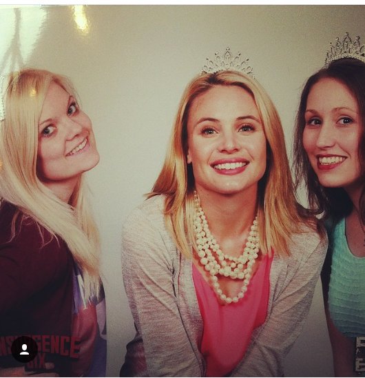 LeahPipes_Fr tweet picture