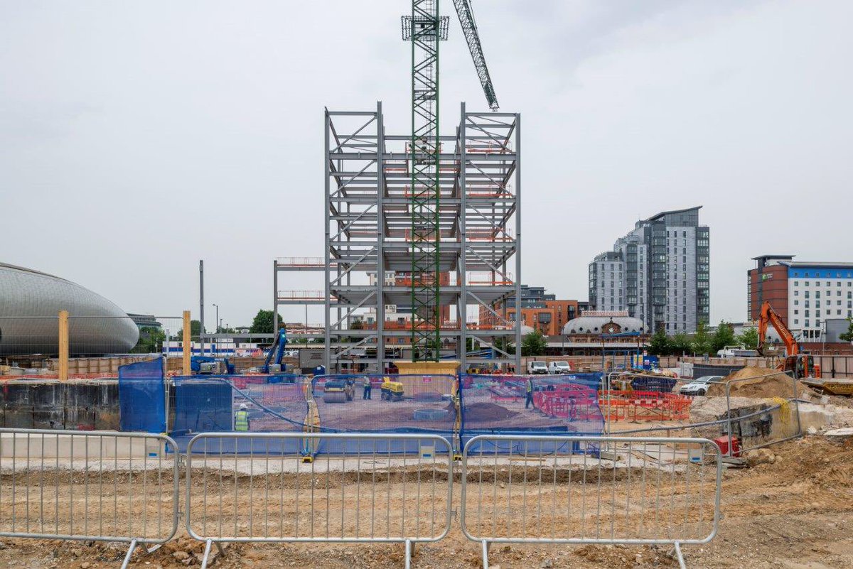 bandkbuild's tweet photo. @bandkphoto's been out @PorterBuilding #slough for @landidproperty which is part of #generationwest with #Brockton https://t.co/e52x5X66KT