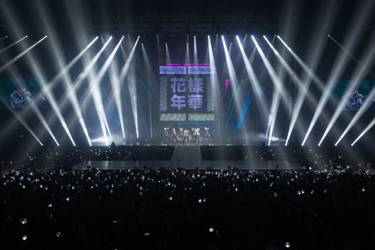 Бтс бойфренд материал. Bts 2016 live on stage epilogue. Bts 2016 концерт. Бтс 2015. Bts 2016 live.