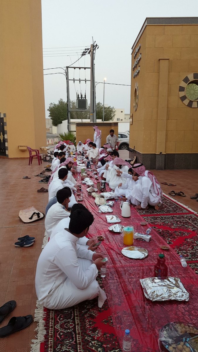 Thamer_Th's tweet photo. فطور اليوم لجماعة مسجد الشيخ ناصر الخميس ..
اللهم تقبل منا ومنكم الصيام والقيام ..

#المجمعة https://t.co/iu2wjCfACG