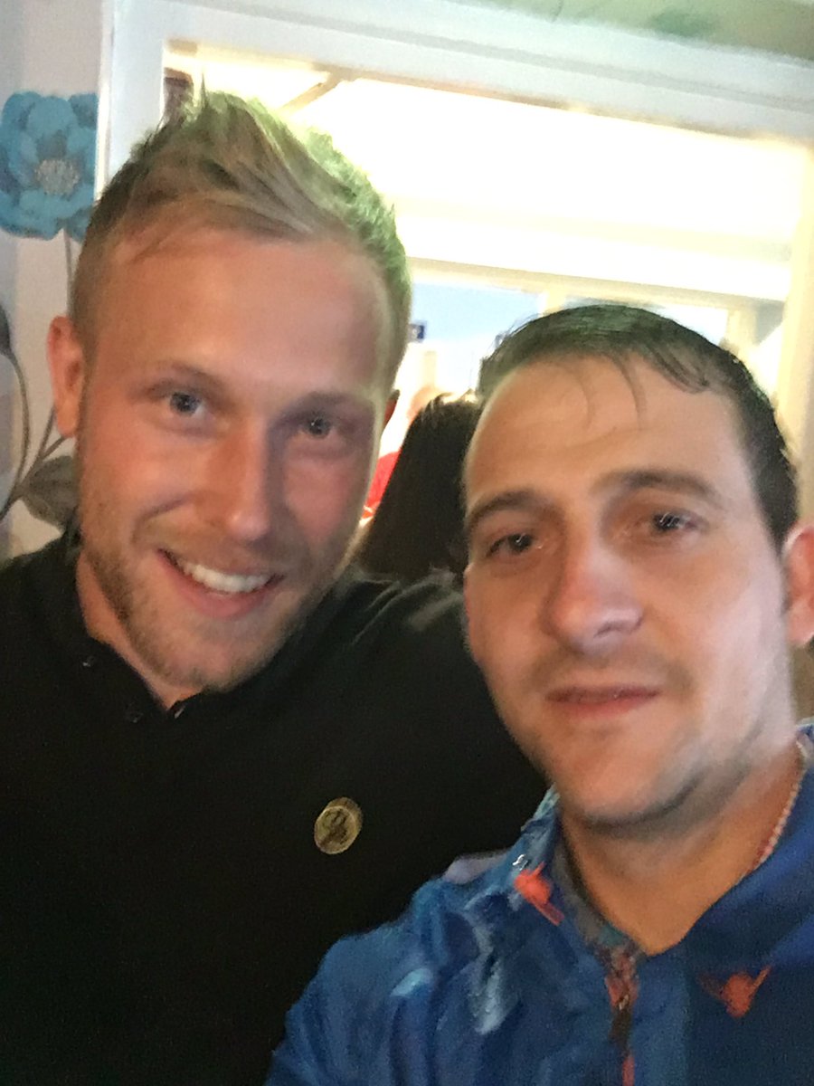 TR3392's tweet photo. @scottyarf bumping in to some right legends at the #StoneRosesEtihad gig!! https://t.co/svyBYFPY1m