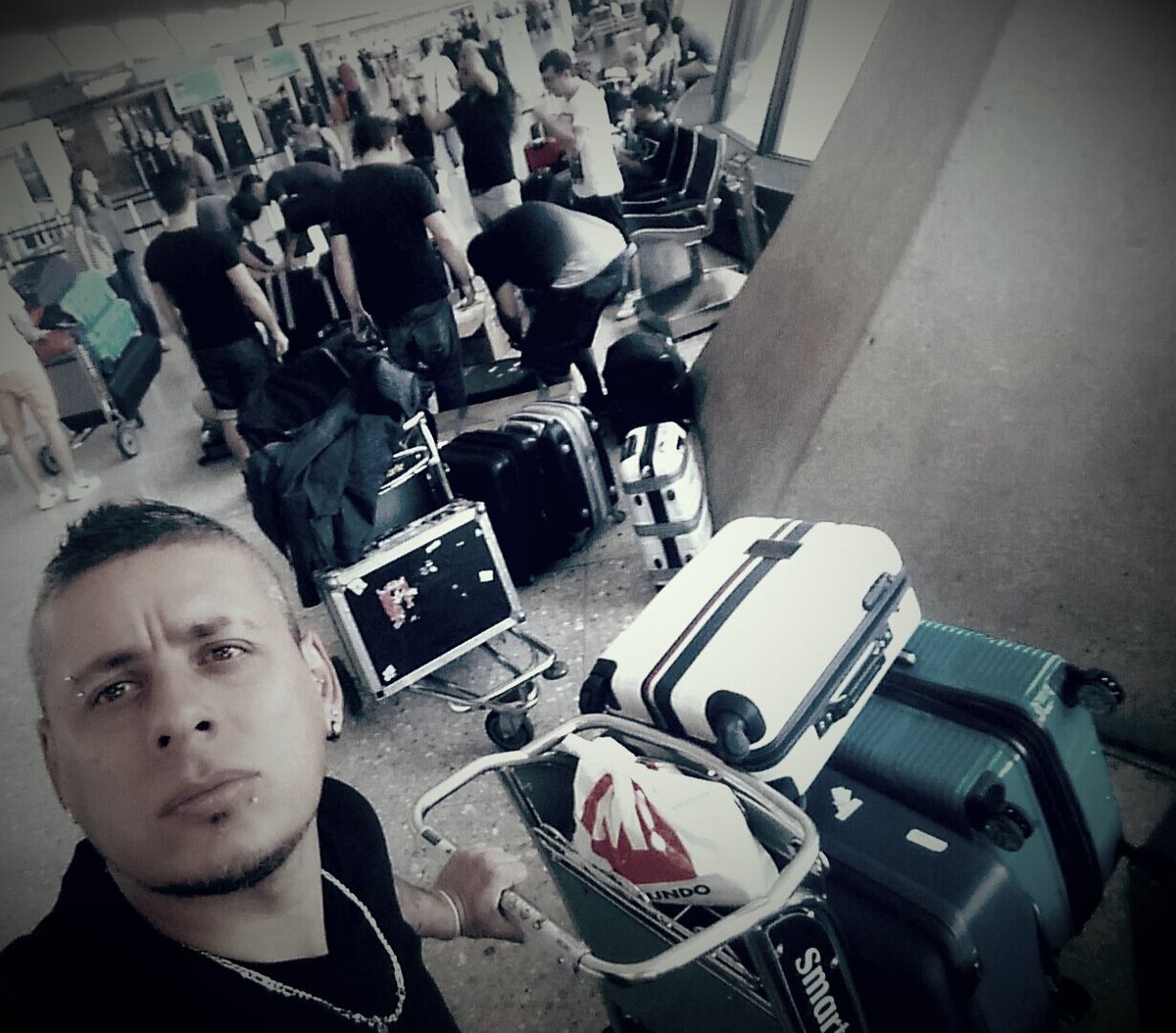 Ulisesrafaga's tweet photo. Kilómbo maletero. @RTapari @omarrafaga @damianmorel hasta pronto  ee uu yatusabes muchas gracias a todos los latinos https://t.co/XrimwuyLXM