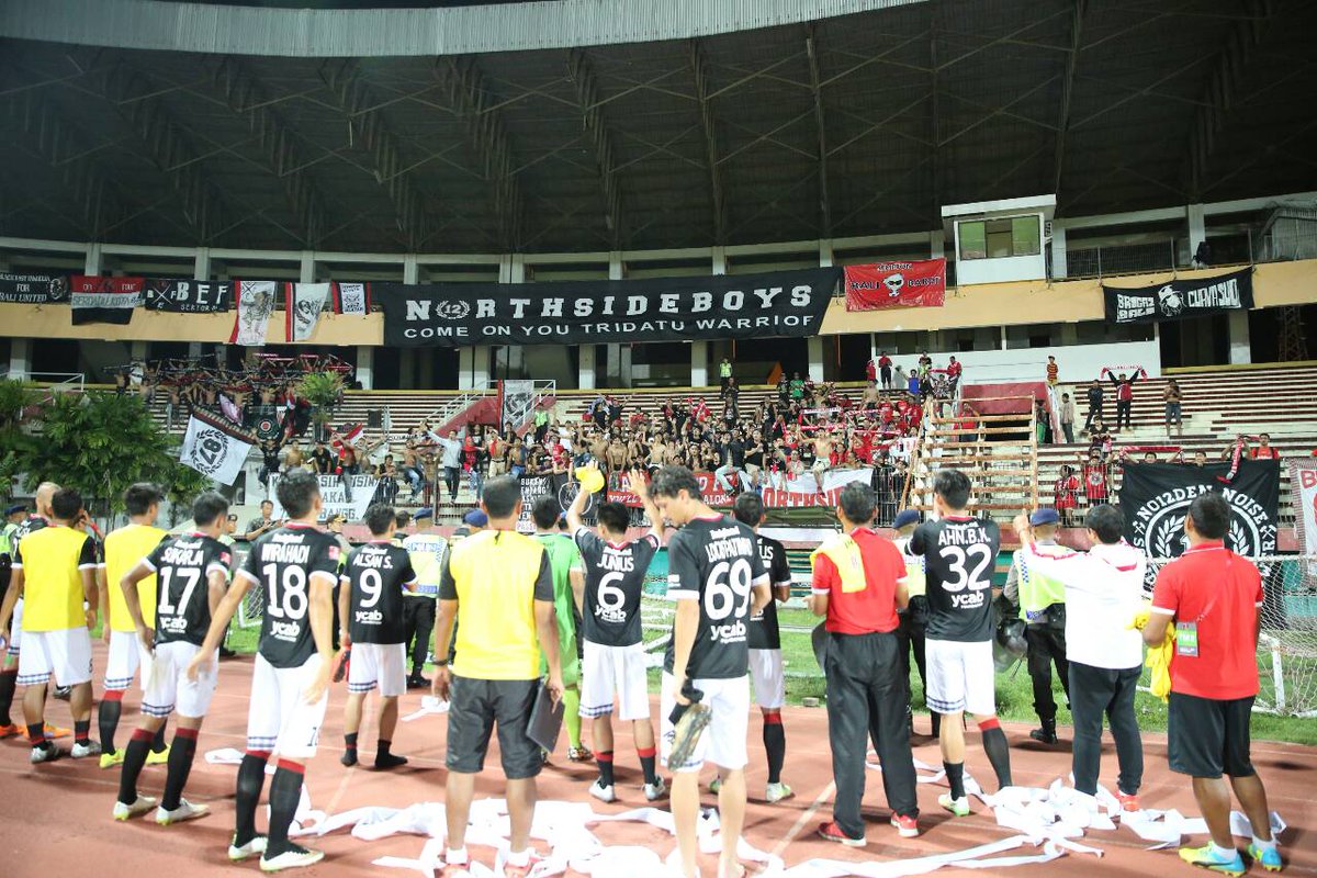 BaliUtd's tweet photo. Satu poin yang patut disyukuri. Suksma untuk seluruh dukungan dan doa hari ini untuk kami. Rahajeng wengi semeton 😊🙏 https://t.co/n5PGvqu7Xf
