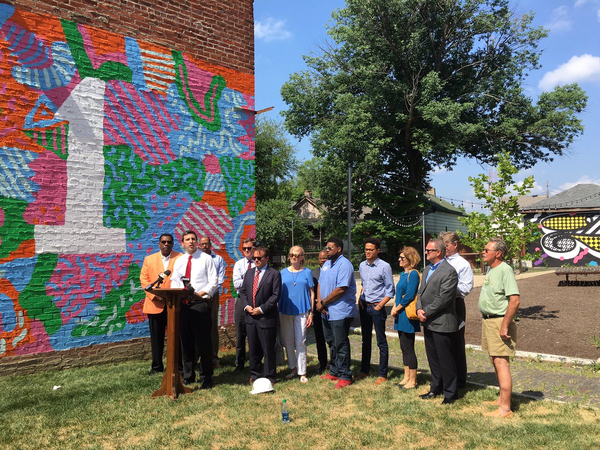 councilmemberpg's tweet photo. Today our team, @CityOfCincy, @walnuthillsrf, and @weareMORTAR announced a new entrepreneurial co-working space! https://t.co/AYfbtpMPP2