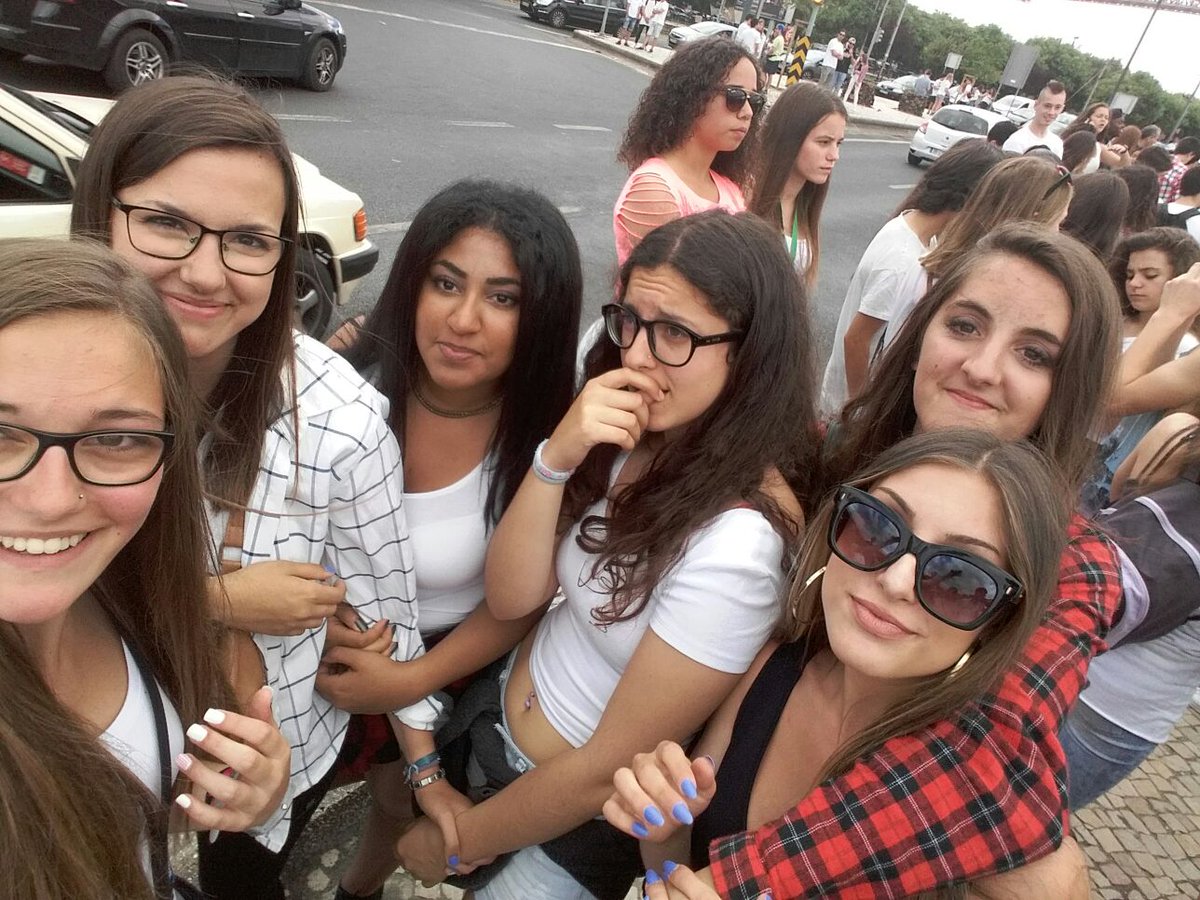 xana_s2CB's tweet photo. tbt #holisummer2016 https://t.co/QjF5nO5NMg