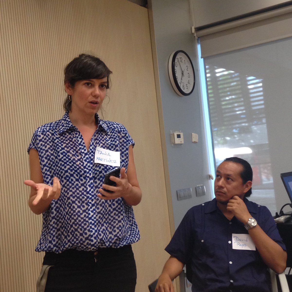 raultoran's tweet photo. Tania Martínez nos explica el proyecto @CitObsBCN en el taller #Esaire https://t.co/vTGnWhaNio