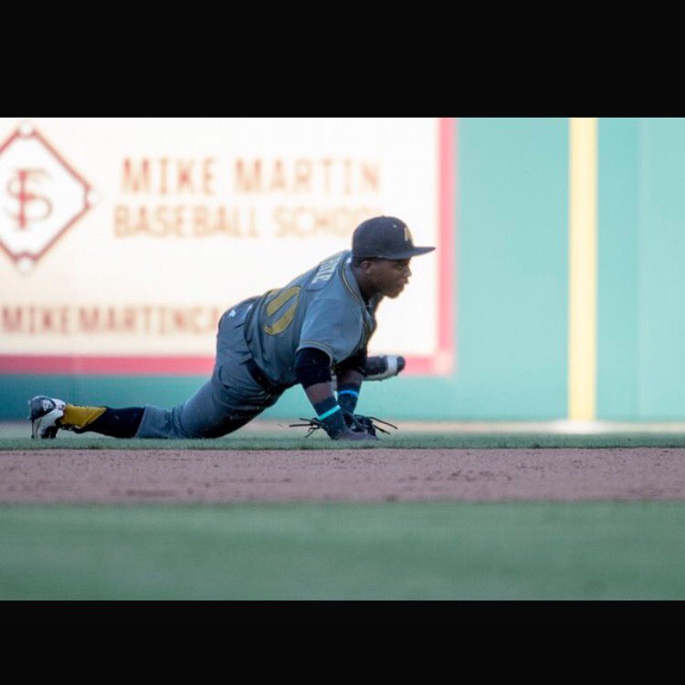 _talented10's tweet photo. "I get it out the mud" -Brassi 🐝⚾️ #squito https://t.co/UTeFyQHLb3