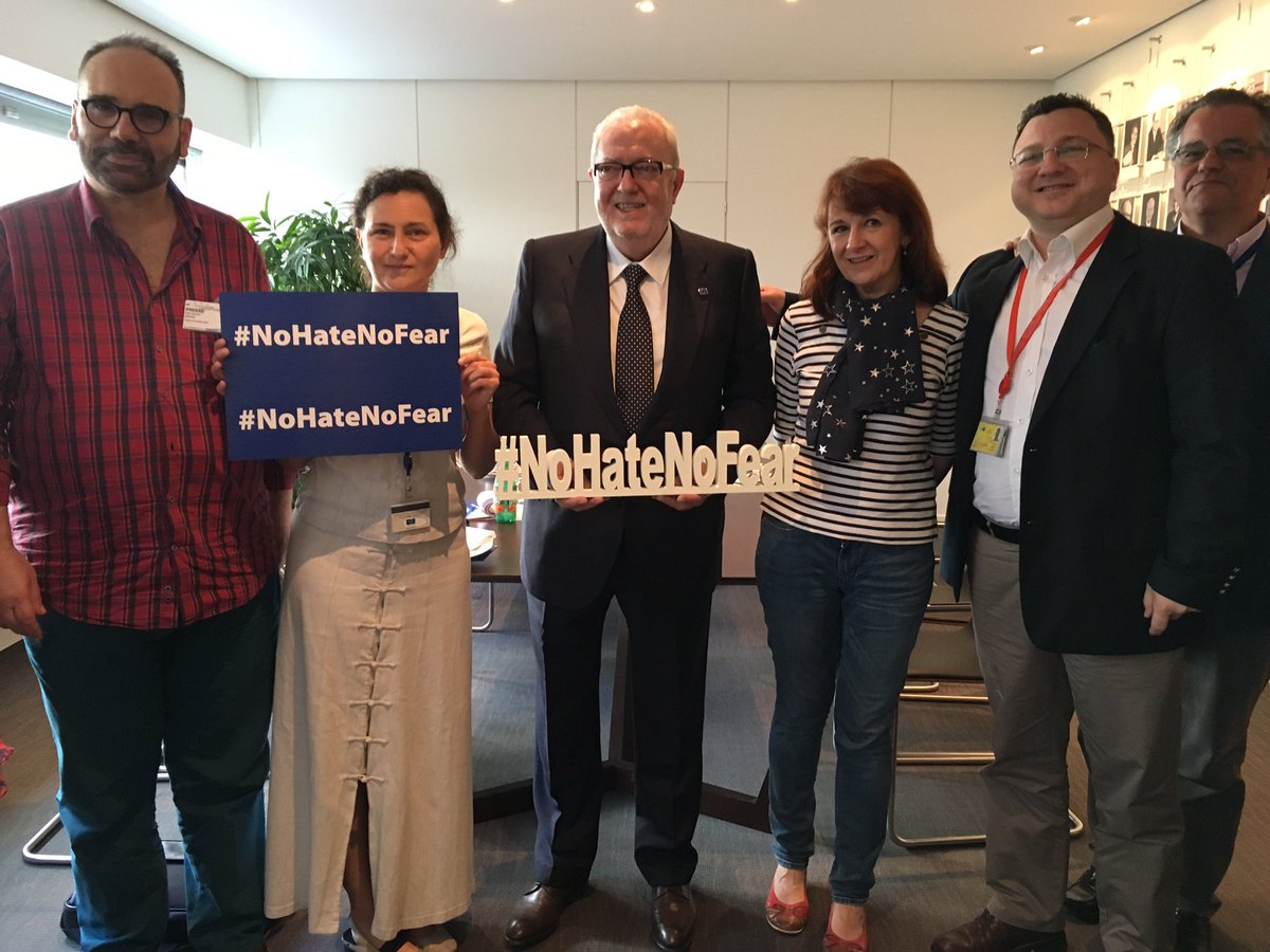 3DStrasbourg's tweet photo. Impression 3D réalisée par @3DStrasbourg 
#NoHateNoFear 
#ParlementEuro https://t.co/lUUdtUqESZ