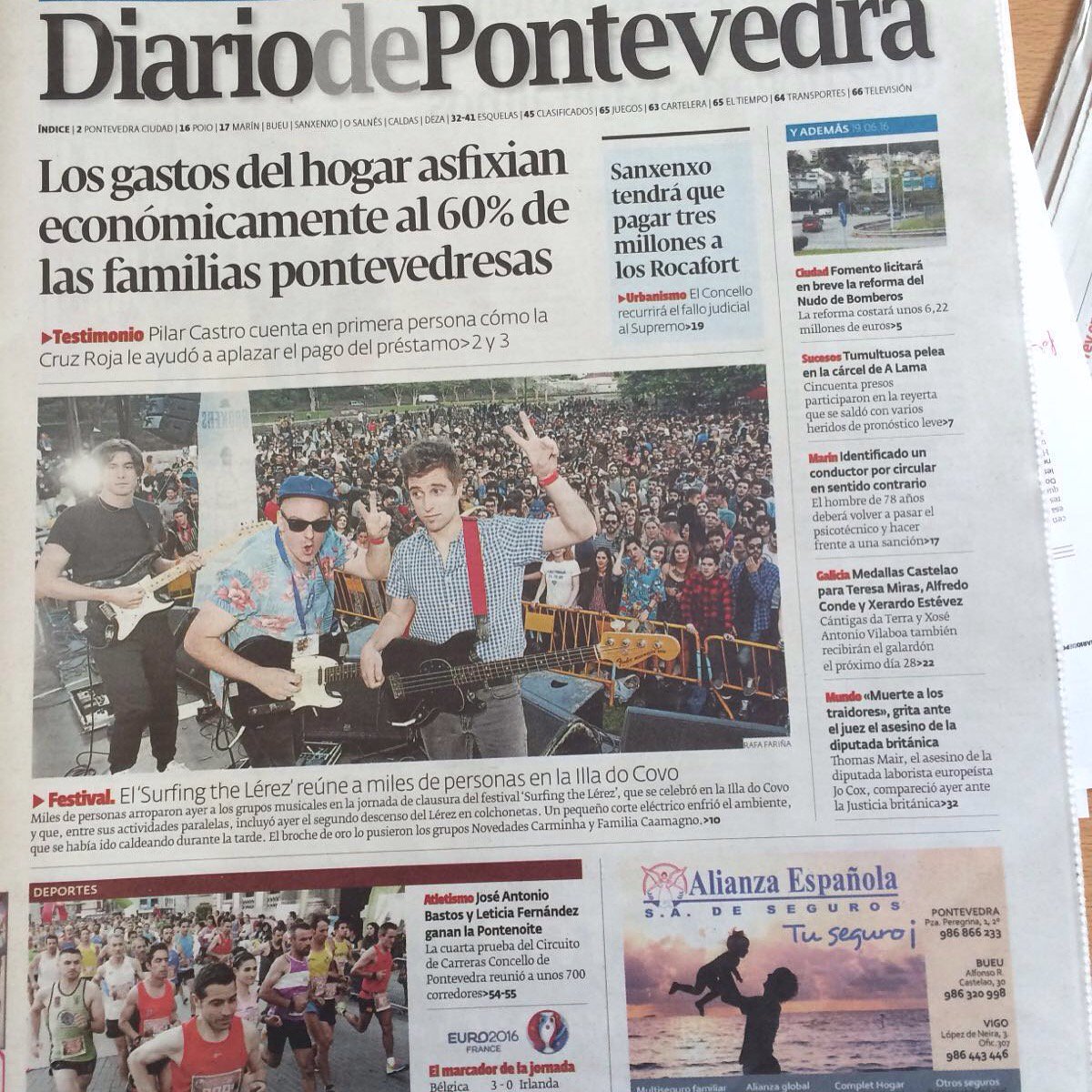 novcarminha's tweet photo. Rajoy, te robamos la portada en el periódico de tu ciudad. Lo superarás, sé fuerte. https://t.co/pA7rujkwYM