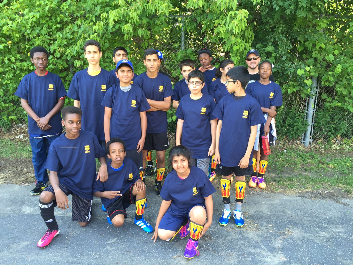TPSDekezel's tweet image. 1st wk of games @COPSandKIDS fr. flemingdon park/thorncliffe pk  played each other w/@TPS54Div CRU officers