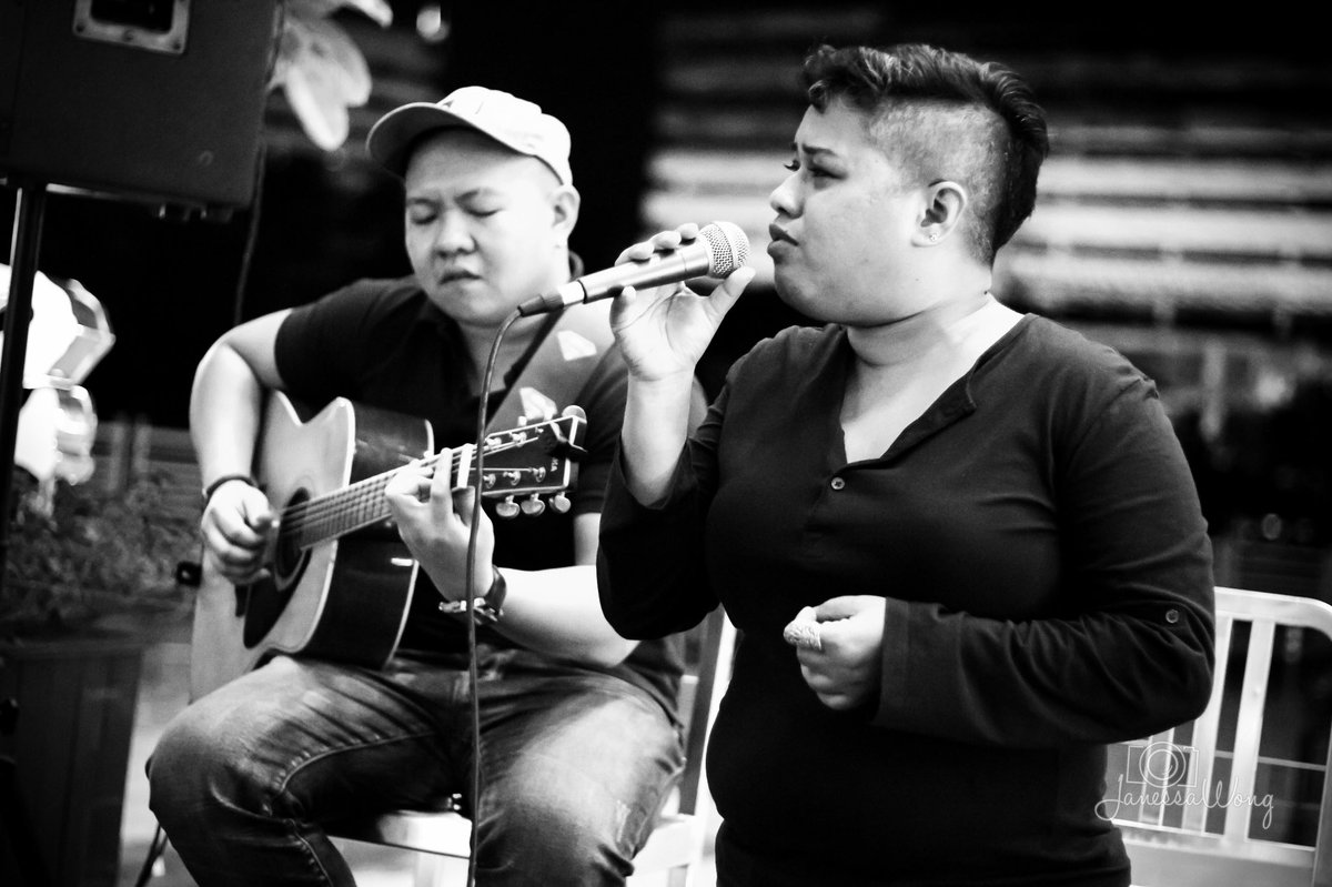 JanessaWong's tweet photo. A powerful live performance by @ElviraSoul at #SOULedOUTKK #Throwback #Awesome https://t.co/RTlGyrHLRh
