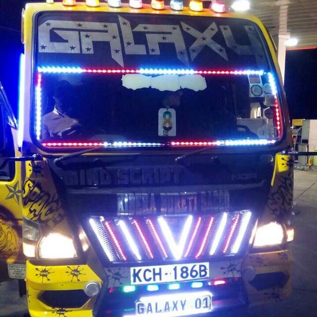 AlexOnyiegoh's tweet photo. What we are made of...#teamgalaxy.#naivasharoadtrip https://t.co/GR40PvPhHL