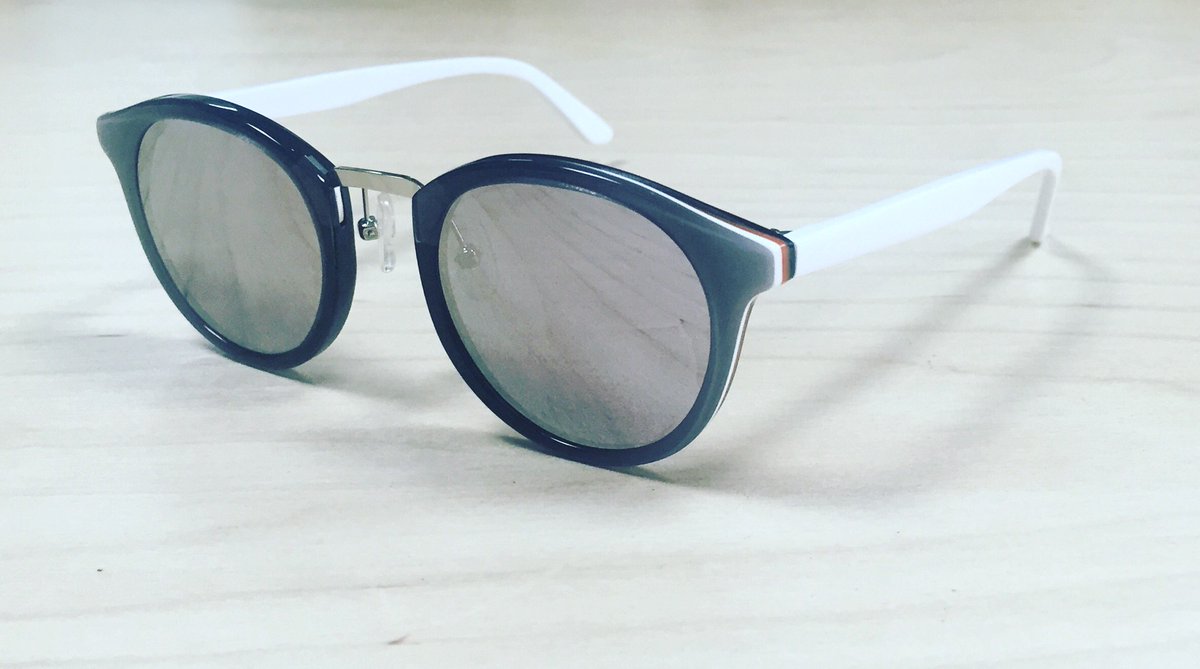 CrossEyesCamden's tweet photo. Our latest sunnies here at @CrossEyesCamden #NewFaves #RoundRetro #WhiteFrames #Statement #OmbreRims #SilverMirror https://t.co/iXZysVGZm5