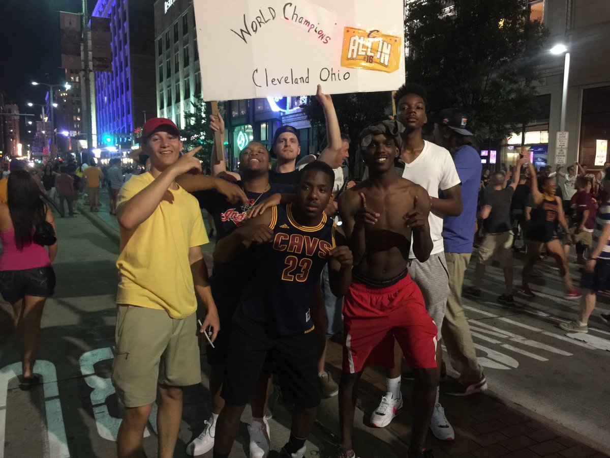 Treez_400's tweet photo. Best night ever #NBAFinals #ALLin216 #ALLinCLE #Cleveland # https://t.co/SVyatDbH30
