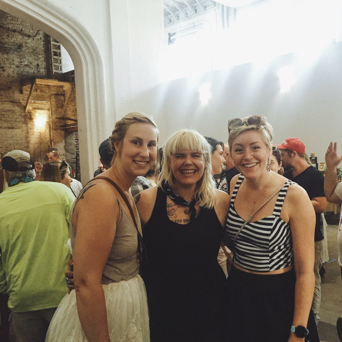 SnakebiteBecky's tweet photo. Always love meeting long time customer friends at shows! These babes made my day! ❤️❤️❤️ https://t.co/eBxiCpdDKc