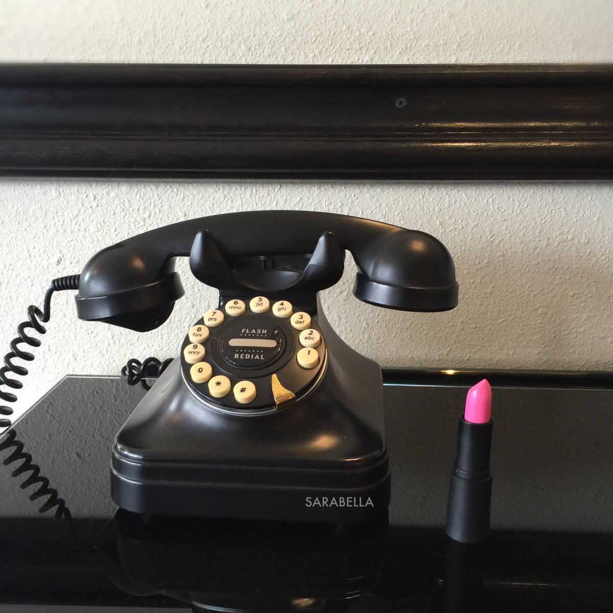 LoveSarabella's tweet image. “I know when that hotline bling” #bangbang