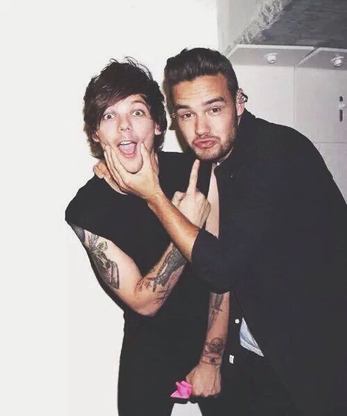 Alyaska_2307's tweet photo. Лило
#BLAOneDirection 
#VotaOneDirectionMTV @NordoffRobbins1 https://t.co/YT2QnqCG0y