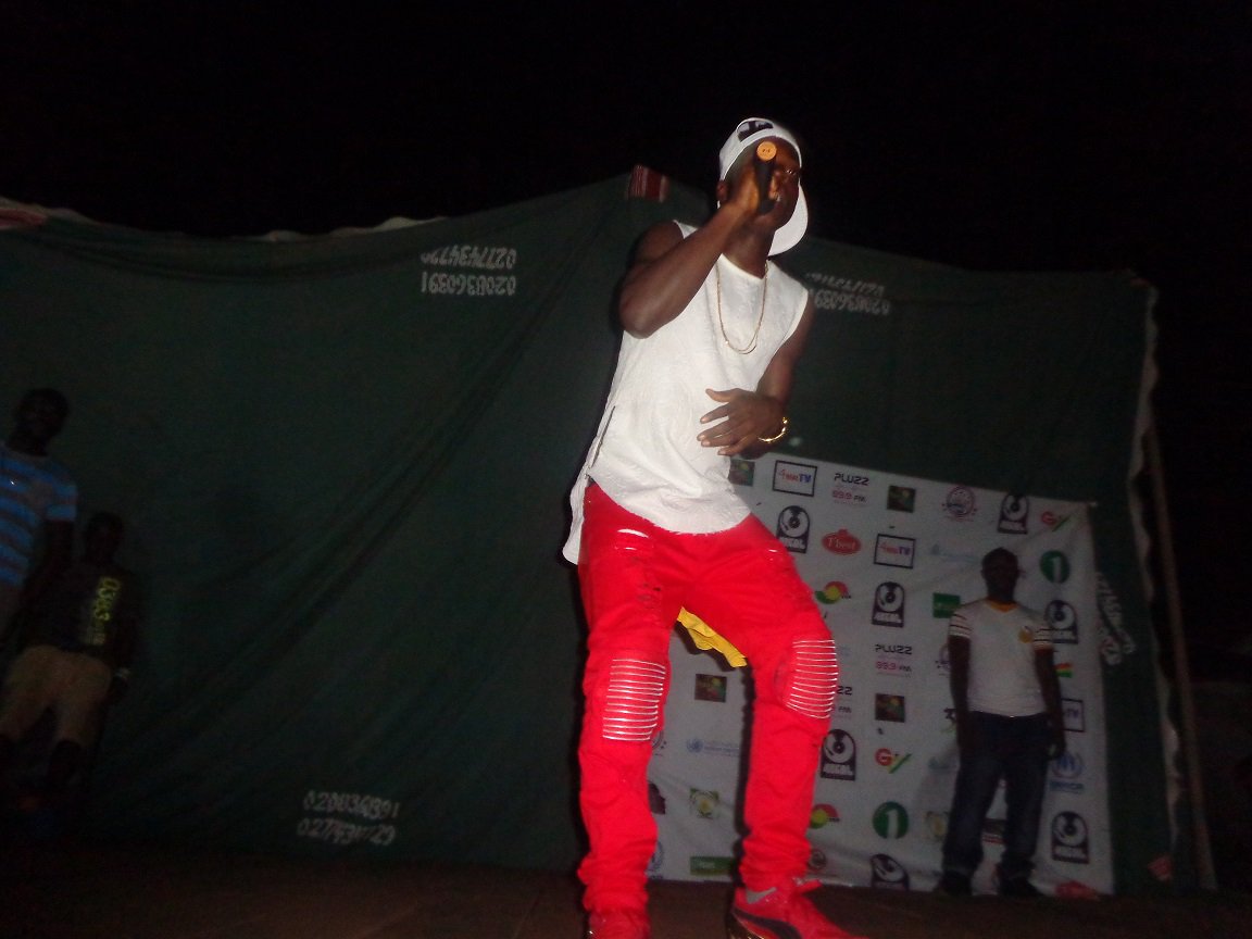 4realrecordsGh's tweet photo. @4realrecordsGh artiste #dq @Dqmusik  sending great massage to fans #tiafa #accra #BabyLetsGo https://t.co/maOLZeJVa3
