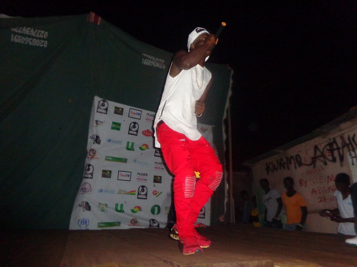 4realrecordsGh's tweet photo. @4realrecordsGh artiste #dq @Dqmusik  sending great massage to fans #tiafa #accra #BabyLetsGo https://t.co/maOLZeJVa3