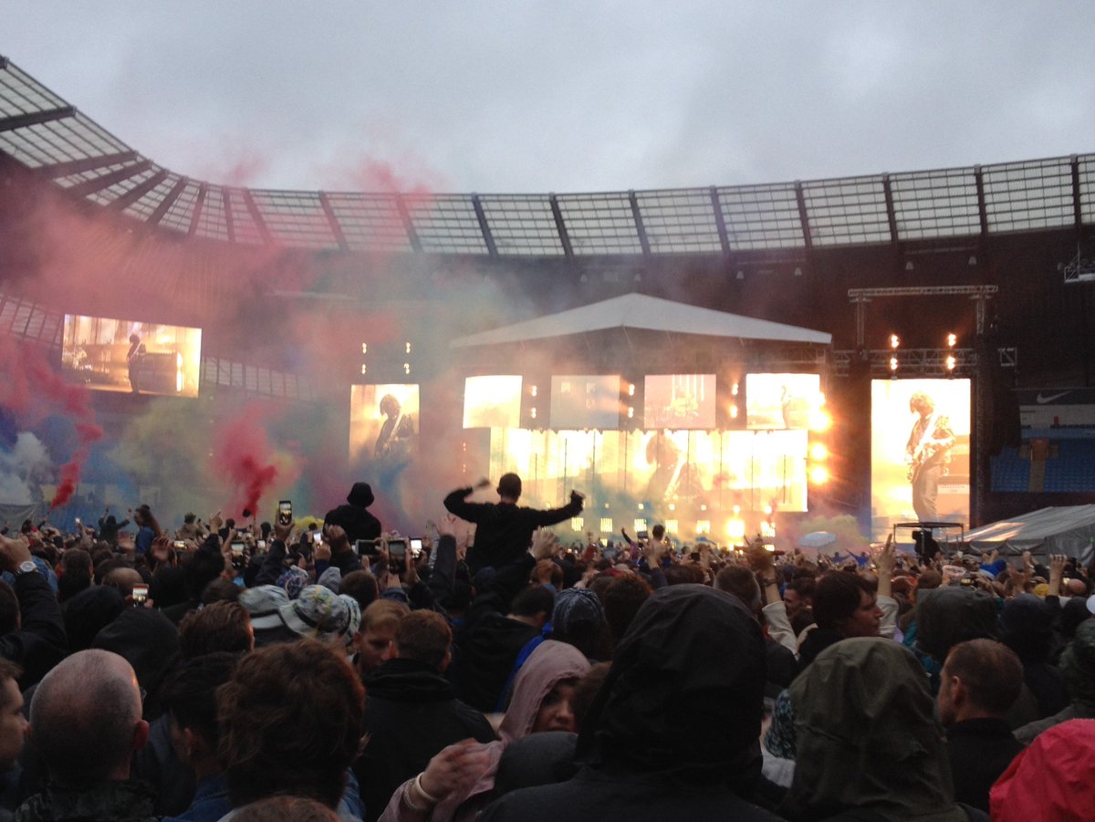 sgh38's tweet photo. stone roses were brilliant last night, #stoneroses https://t.co/8IYOEiHubM